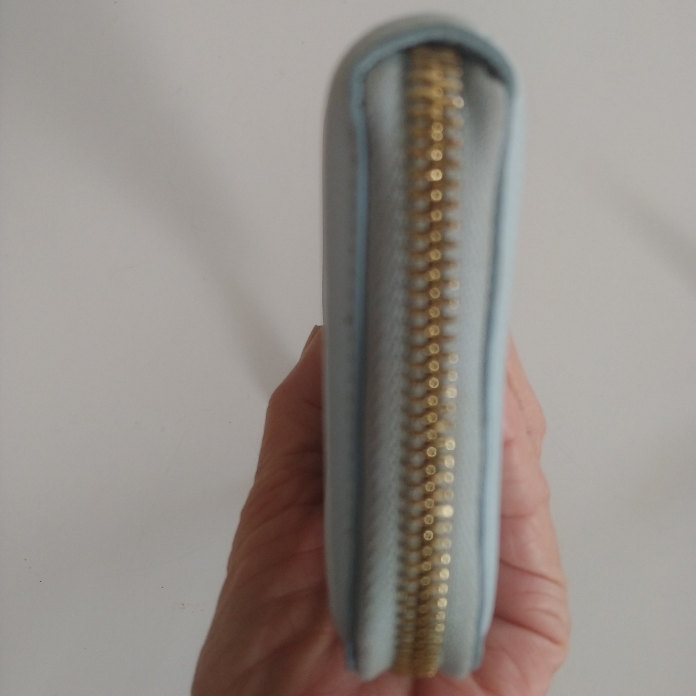 Light Blue Ferragamo Designer Women's Wallet - Picture 2 of 13